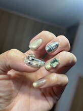 エムズネイルズ(M's Nails)/ガラスストーンを使ったネイル