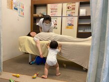 子育てママの整体サロン/施術中のお子様の様子