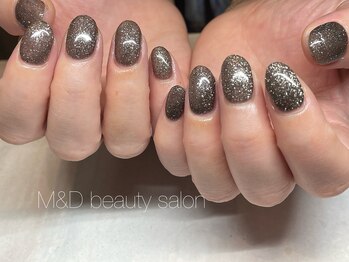 新色の黒フラッシュネイル