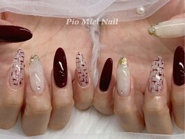 ボルドー×ツイードの大人ネイル