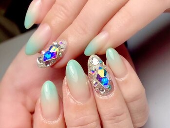 ティティーネイル(titynail)の写真/【自店オフ何度でも無料♪】大人女性向けキレイめデザイン◆季節やトレンドに合わせた定額デザインが人気！
