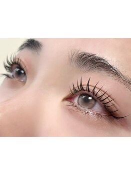 ナチュラル上品な目元にしたい