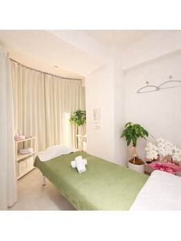 ヘッドミント 本町店/贅沢な半個室空間2