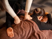 なるりらの雰囲気（凝りがちな肩甲骨まわり等も含めて全身満遍なくもみほぐします♪）