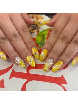 モレリア(morelia)/夏イエローキラキラネイル