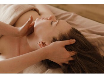 ao.by Blue Lagoon 佐賀駅前店の写真/極上のヘッドマッサージで日頃の疲れをリセット♪男女問わず大人気の癒やしメニューをご堪能ください☆