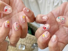 ラヴィエ ベル(La vie est belle)/カラフルストーンネイル