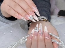 Eli Nails 新宿【エリネイルズ】《長さだし専門店/つけ放題/持ち込み/スカルプ》/グラデーション、キラキラ