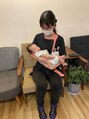 心地治療院 凪ぎのひ 妊活で授かった赤ちゃんを抱っこ。