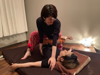 ひだまりの写真/首肩のつらさを本気でケア！タイ古式で深い指圧とヨガのストレッチで、心身を解き放つ贅沢な一時を☆