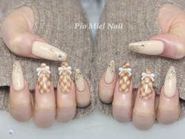 ベージュニットネイル