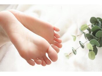ディオ(Dio)の写真/【大人女性に人気】自慢の丁寧な角質ケアでツルツルに♪ゆったりとした空間で、足裏から美しさを底上げ♪