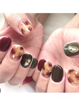 トータルサロン 白べぇーっ プラス/おしゃれべっ甲ネイル