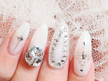 ネイルアンドアイラッシュスタジオ シュシュ(chouchou)/春夏秋冬キレイ目ホワイトネイル