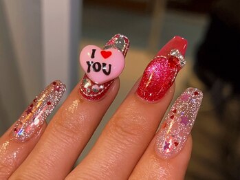 ソルナ(SoLuna)/キラキラピンクネイル