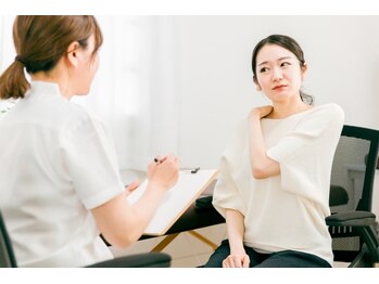 フリーストレッチング新宿店の写真/【施術直後から軽い身体に】「寝ても疲れが取れない」「肩や腰が重だるい」慢性的な疲れを感じている方に◎