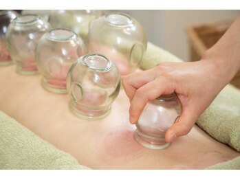 船橋ウィメンズ鍼灸院/施術風景２