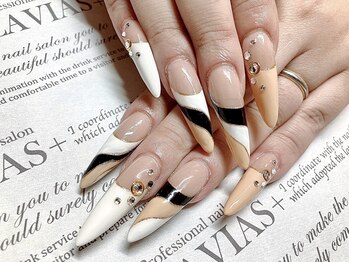 ラヴィアスプラス(LAVIAS+)/