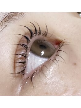 エム(M)/まつげパーマ/パリジェンヌ