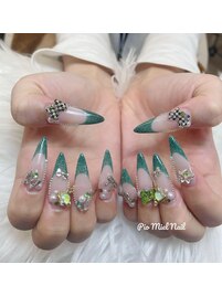 グリーンフレンチと宝石ネイル
