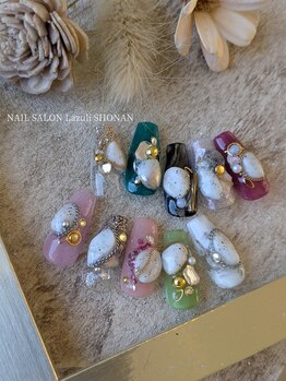 ラズリショウナン(Lazuli SHONAN)の写真/カラーは500色以上取り揃え、更にお好みのカラーも作れる◎無限の彩りで理想の指先を演出！
