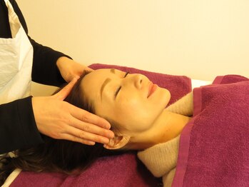 グラース エミュ(GRACE EMU)/ここから頭の施術