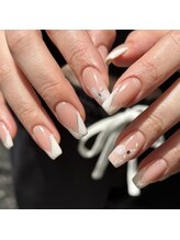 リアネイル(li’a nail)/ホワイトVフレンチ