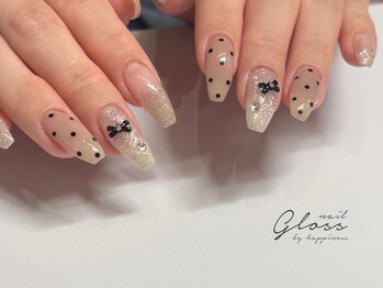 ネイルグロス 梅田茶屋町店(NAIL Gloss)の写真/きれいなフォルムにこだわった可愛いネイルで周りと差をつける♪オフィス系シンプルネイルも対応◎