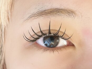 ロアーアイ(ROAR eye)の写真/◆《上下エクステ》振りわけ自由◎140～160本￥4500♪◆一人一人に合わせたデザインで好印象な目元に♪