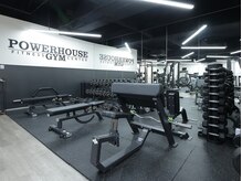 パワーハウスジム 大阪本町店の雰囲気（マシンも充実!レベルに合わせて使い方も１からレクチャーします!）