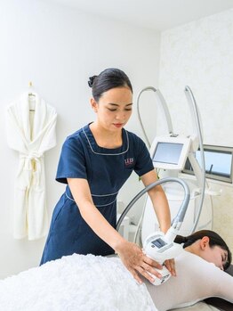 アイリス 那覇おもろまち店の写真/「お客様の求める結果を出せるケアは?」に真剣に向き合う高技術サロン★結果重視の方に◎