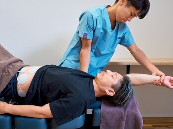 かんとま整骨院 中区鶴舞院の写真/肩こりに革命！業界初のEMS×肩甲骨はがしで首肩のつらさを改善。名古屋市/鶴舞/肩こり/腰痛/整体/自律神経