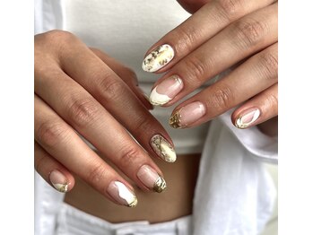 スターネイルプラス 福岡天神西通り店(Star Nail plus)/ホワイトゴールドニュアンス
