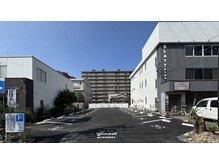 ソル(SOL)の雰囲気(駐車場は姉妹店の美容室gilLet(ジレ)をご利用ください♪)