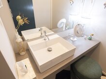 シャルム カマクラ(Charme)の雰囲気（メイクルーム・シャワー完備♪施術後、お化粧もできます♪）