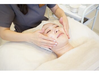 エイティ(Atey)/クリスティーナ肌質改善