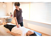 ヨウジョウ サロン ウェル 鴨池院(YOUJOU salon WELL)/全身の緊張状態確認中！