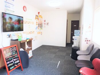 姿勢堂 西条店/*内観* 待合室