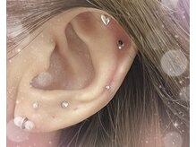 小ぶりで上品♪おしゃれに整う耳ツボジュエリー