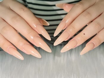 Lisa Nailの写真/ 【洗練シンプルネイル】オフィスや日常に馴染む上質デザイン。肌を綺麗に見せる絶妙カラーをご提案。