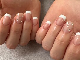 上品フレンチネイル