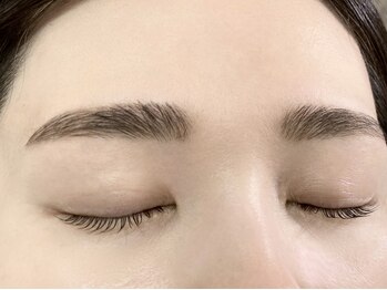 サロン アウラ(salon AULA)/ハリウッドブロウリフト 7500円