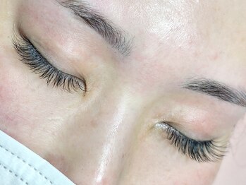 サロン リフラ(salon Li-Fra)/フラット+バインドロック×眉毛