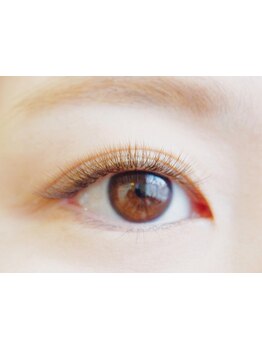 ナチュラル上品な目元にしたい