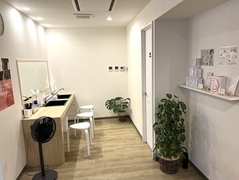 ブランノア 高槻店(bran NOR)/清潔感のある店内