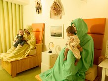 ツバキ(TUBAKI)の雰囲気（友達やカップル、お子様連れでもご利用できるよもぎ蒸しのお部屋）