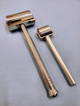 おの整体院 かものみや分院/ローラーを使った筋肉施術