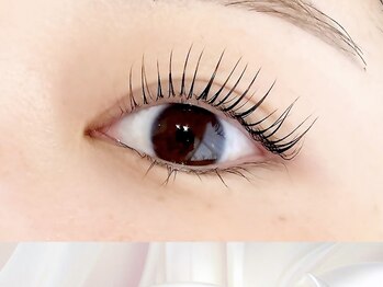 リリーナイン(Lily Nine)/ラッシュリフト