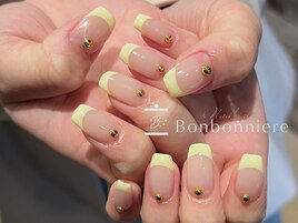 パステルイエローフレンチネイル