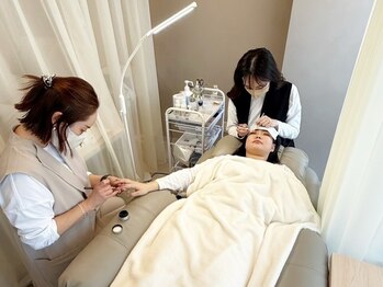 トゥーミー(To Me)の写真/【まつ毛&HAND&FOOT全て同時施術可能】指先と目元からお洒落を♪忙しい方、子育てママにも大人気★